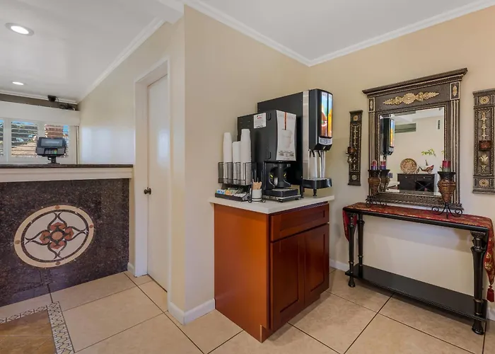 Clarion Collection Carmel Oaks Inn